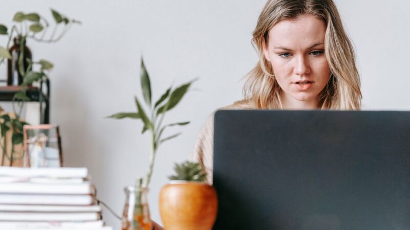 How to Stay Calm and Centered During a High-Stress Work Project